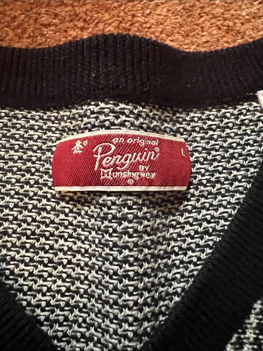 Sz L Original Penguin Black & White V-Neck Houndstooth Knit Sweater